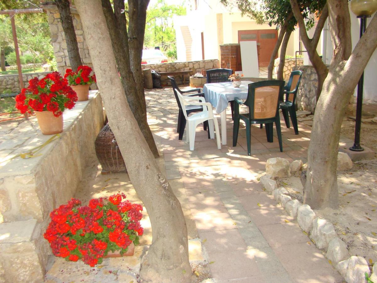 Apartments And Rooms With Parking Space Pag - 13060 Pag Town Exterior photo