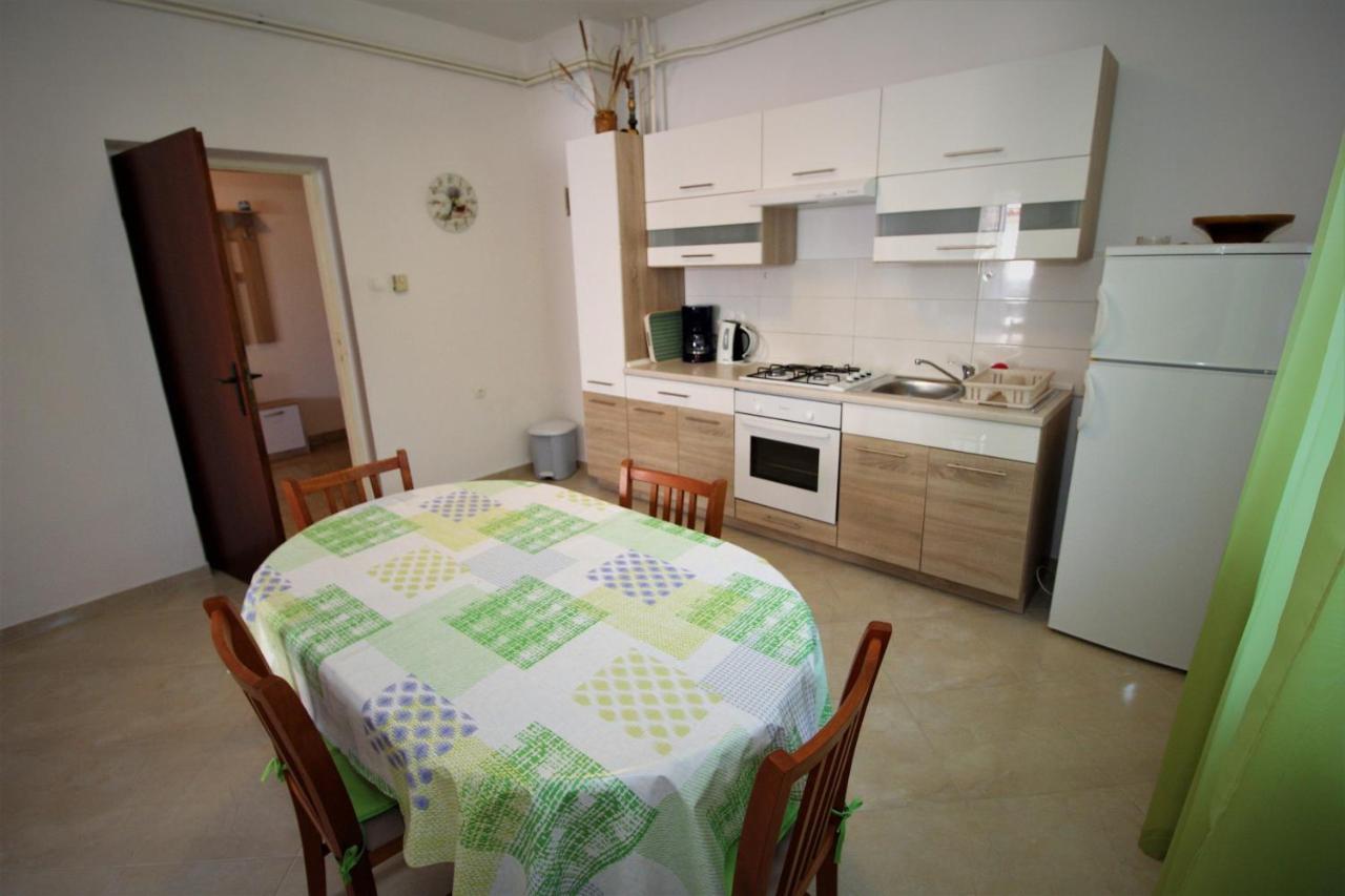 Apartments And Rooms With Parking Space Pag - 13060 Pag Town Exterior photo